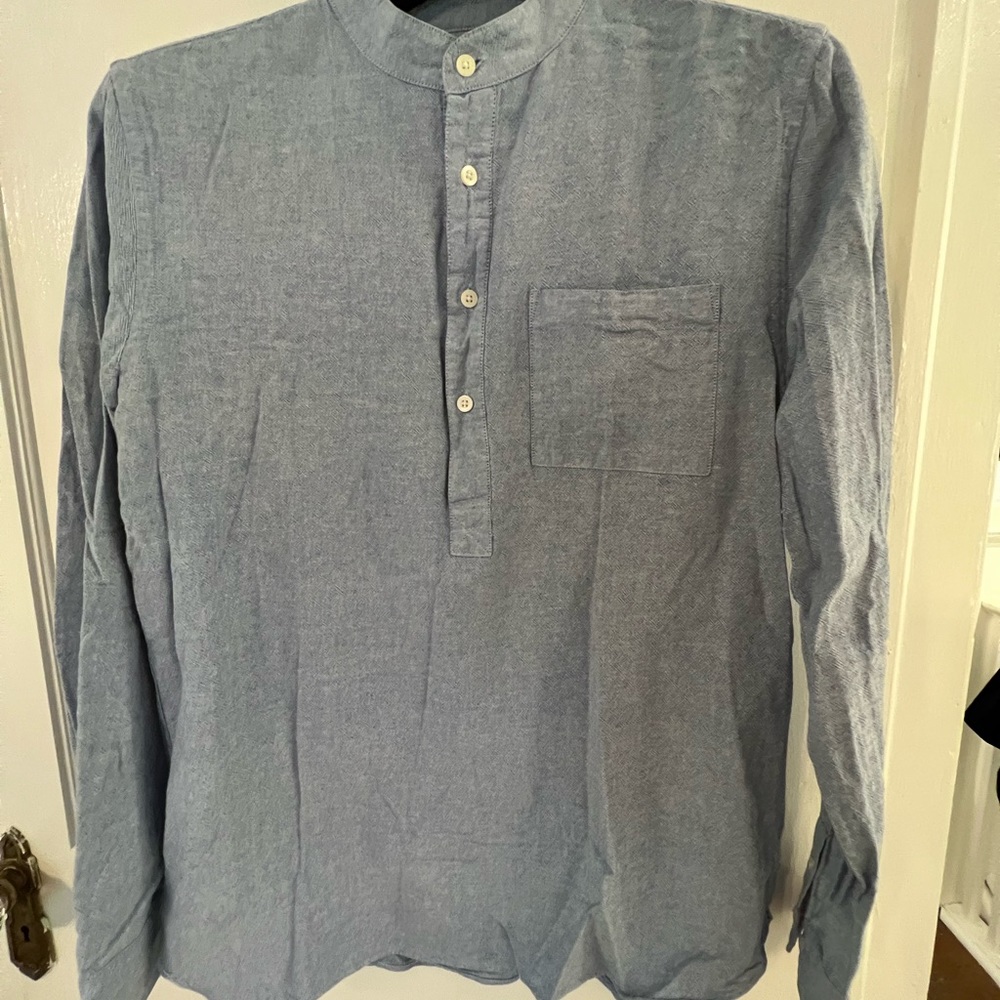 Beautiful denim pullover long sleeve shirt